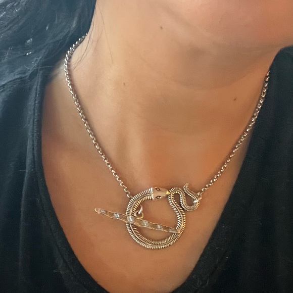 Silver snake toggle clasp choker necklace - Picture 10 of 12